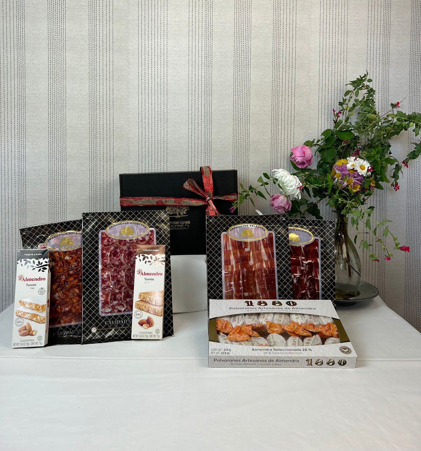 Cesta de navidad lote Nº 1 de ibéricos y polvorones.