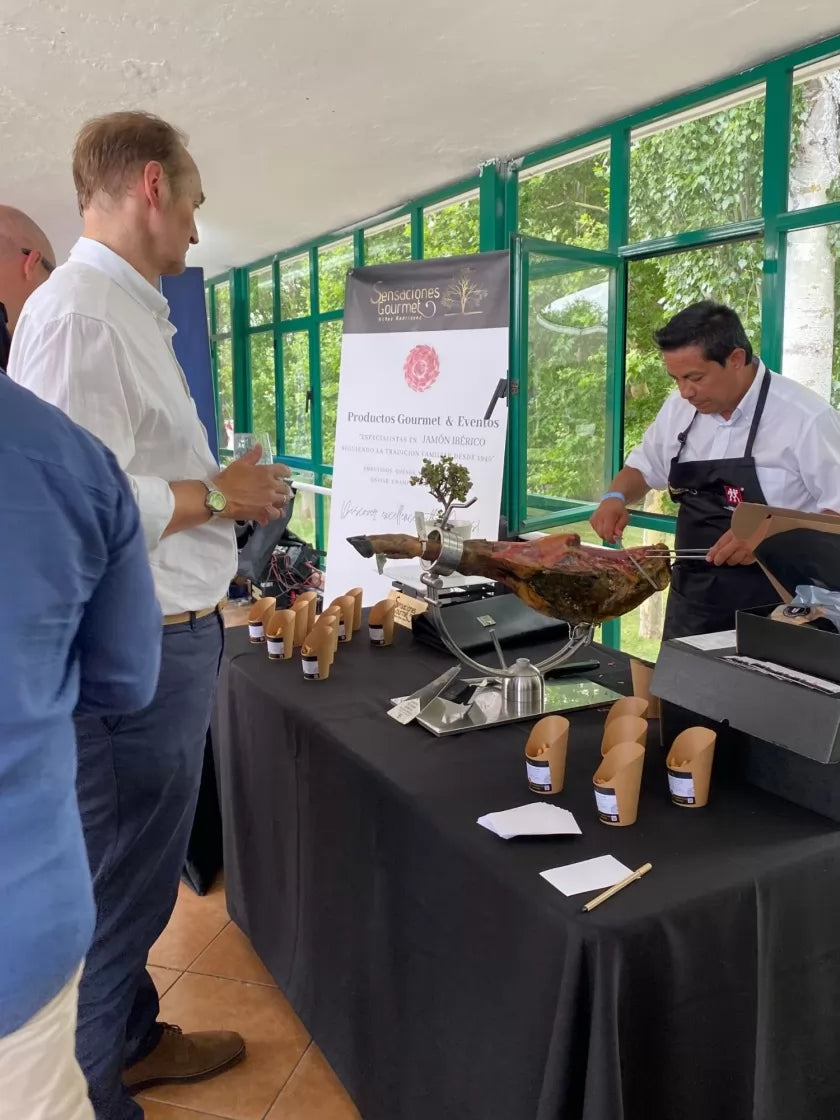 cortador de jamon en evento madrid