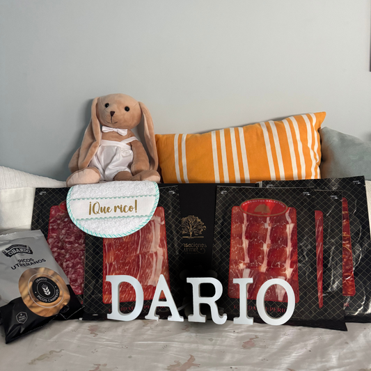 regalo para embarazadas con babero y nombre personalizado